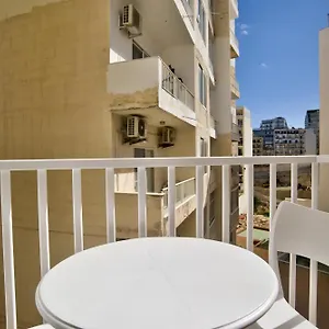 2-bedroom And Penthouse With Jacuzzi Sliema